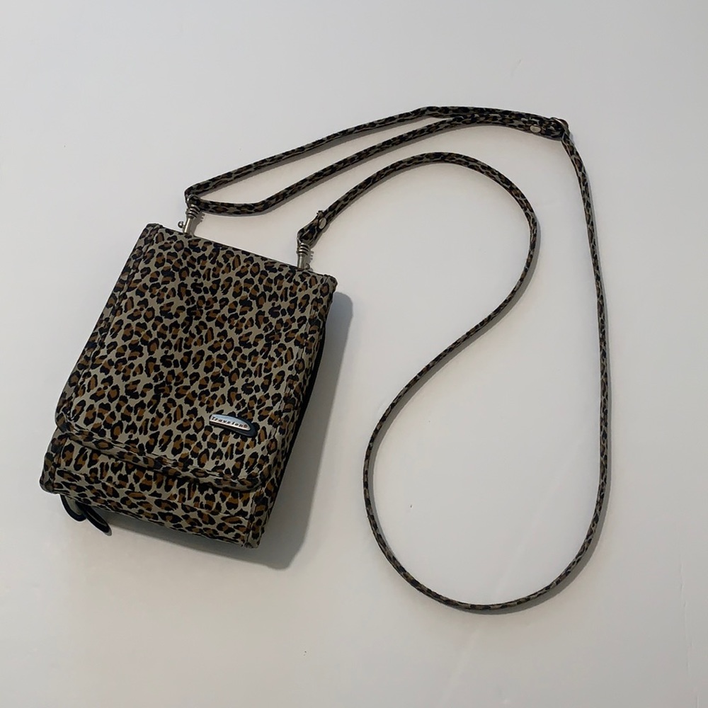 Travelon Waterproof Ant-theft Crossbody Travel Bag